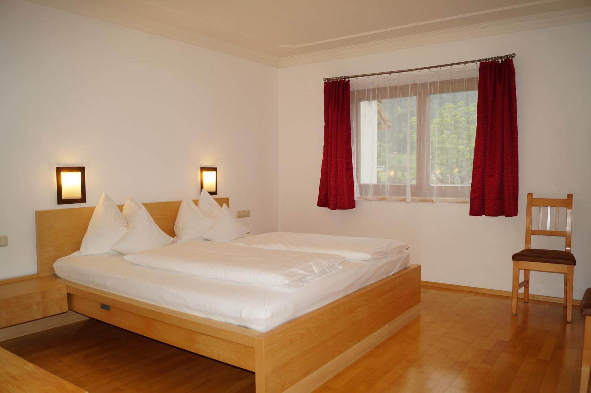 Der Pfindlhof Hotel Леоганг Екстериор снимка
